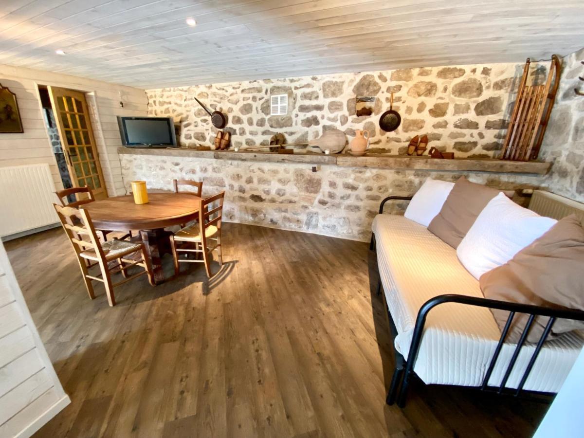 Gite De Groupe 160M2, 15P, Salle De Reception, Jardin, Terrasse Mazan-l'Abbaye Bagian luar foto