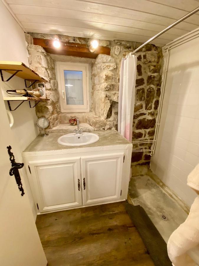 Gite De Groupe 160M2, 15P, Salle De Reception, Jardin, Terrasse Mazan-l'Abbaye Bagian luar foto