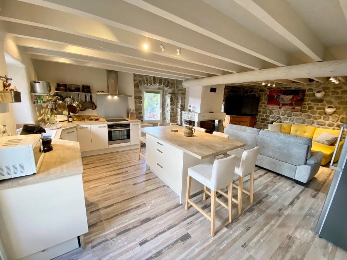 Gite De Groupe 160M2, 15P, Salle De Reception, Jardin, Terrasse Mazan-l'Abbaye Bagian luar foto