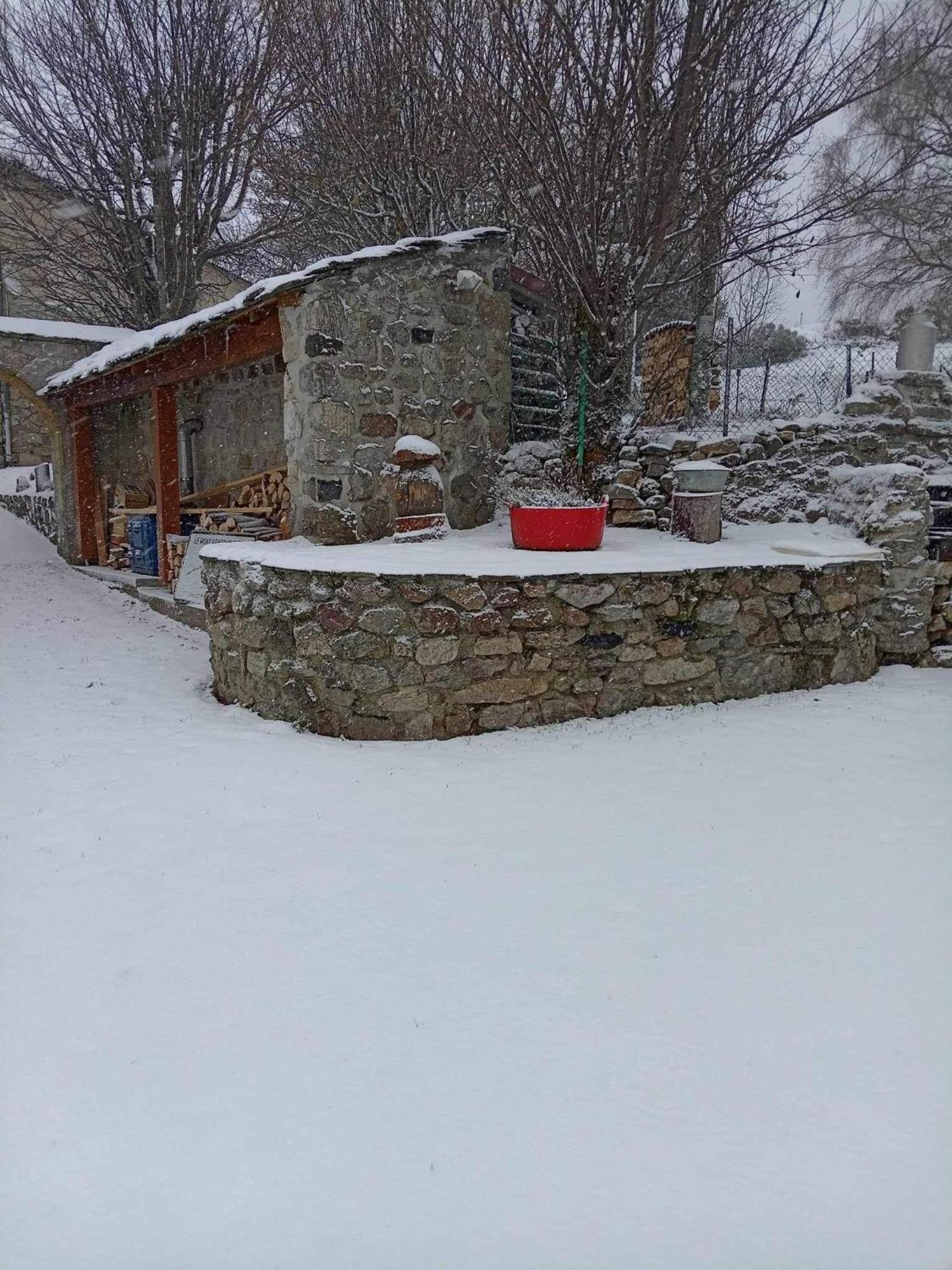 Gite De Groupe 160M2, 15P, Salle De Reception, Jardin, Terrasse Mazan-l'Abbaye Bagian luar foto